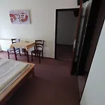 ゲストハウス Walddorf