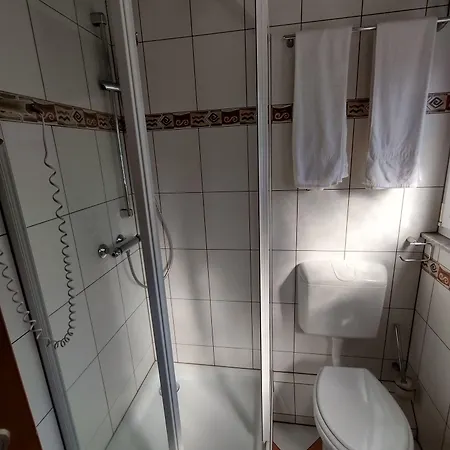 Walddorf Pensión 2*