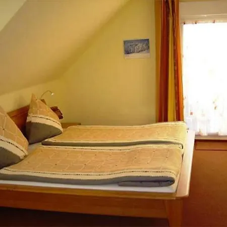 Walddorf Pensión 2*