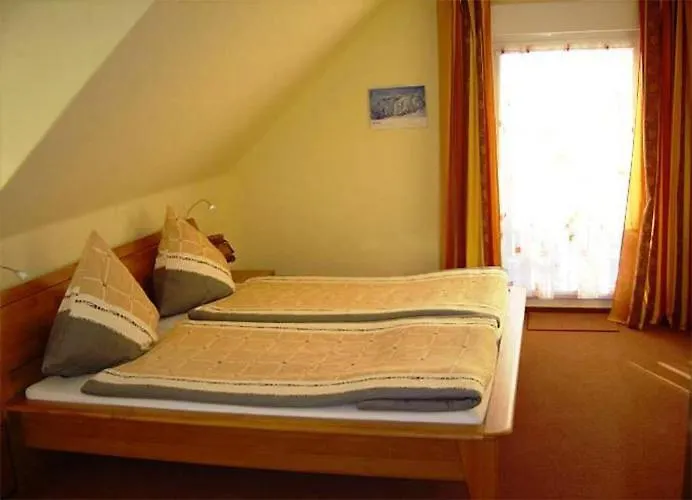 Walddorf Pensionat 2*